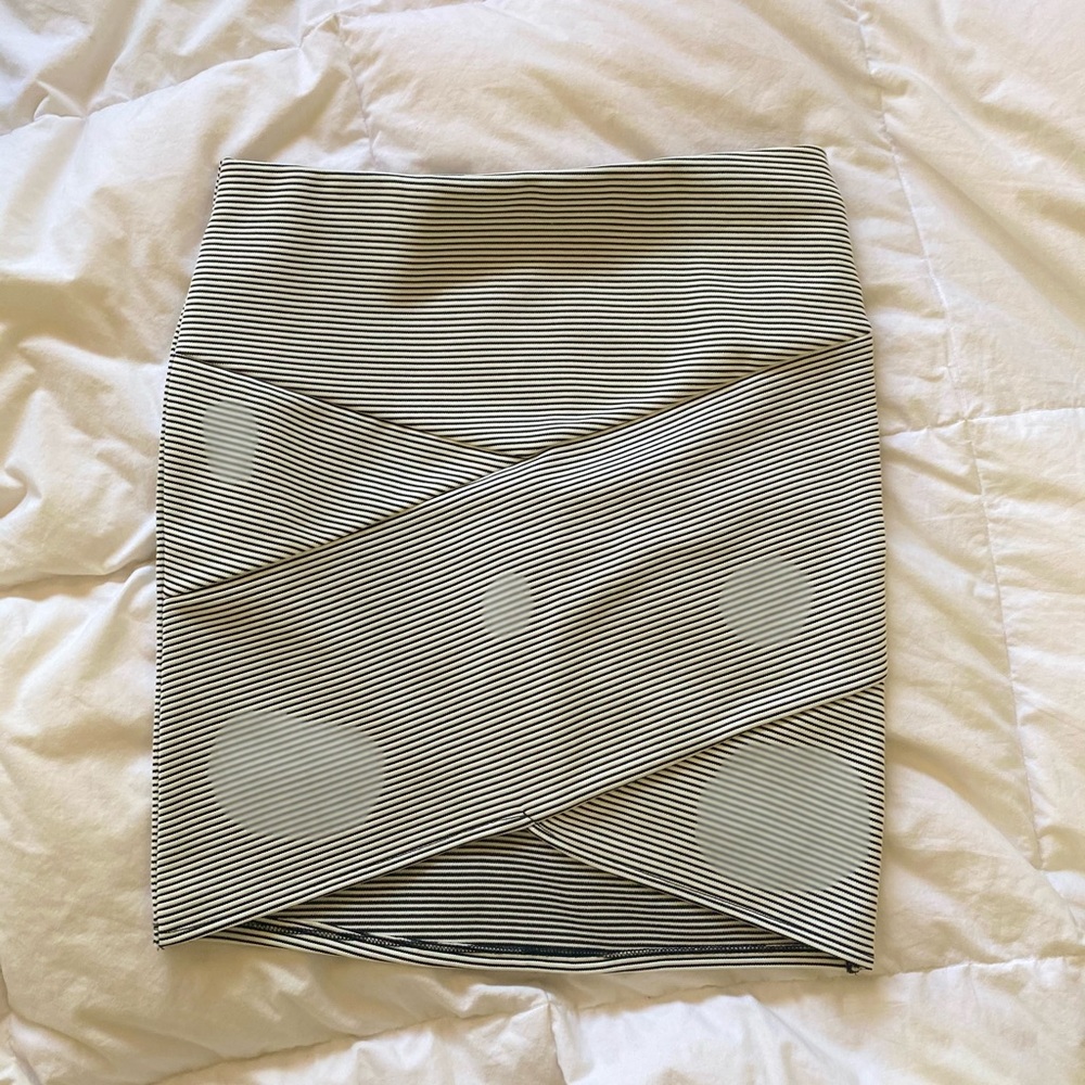 Black and white striped tulip hem pencil skirt!
